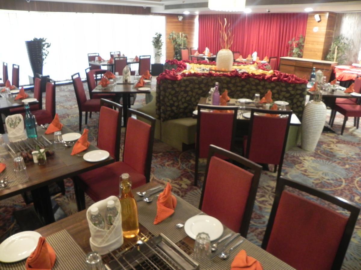 Ramada Ahmedabad Hotel Exterior photo